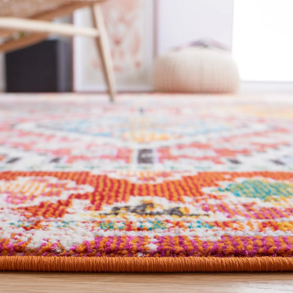 Safavieh Madison 4'-0" x 6'-0" Rug in Rust / Pink