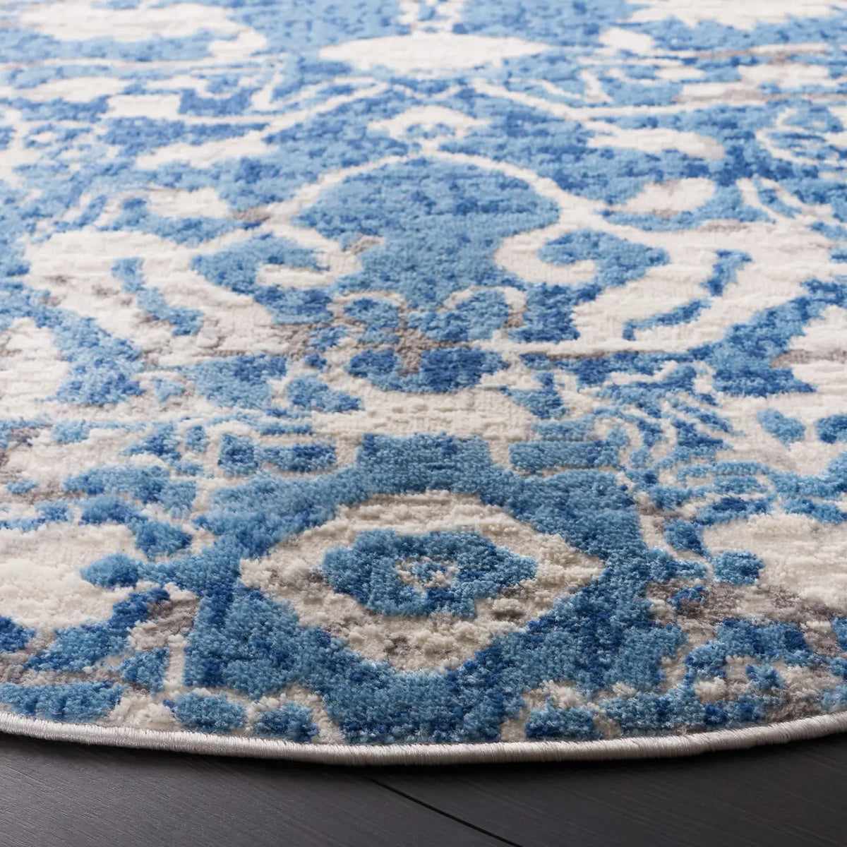 Safavieh Shivan 100 6'-7" x 6'-7" Rug in Blue / Ivory