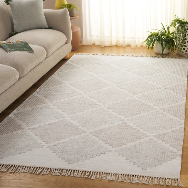 Safavieh Kilim 4'-0" x 6'-0" Rug in Light Grey / Beige