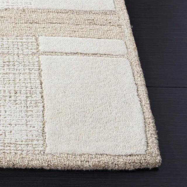 Safavieh Harvest 5'-0" x 8'-0" Rug in Beige / Ivory