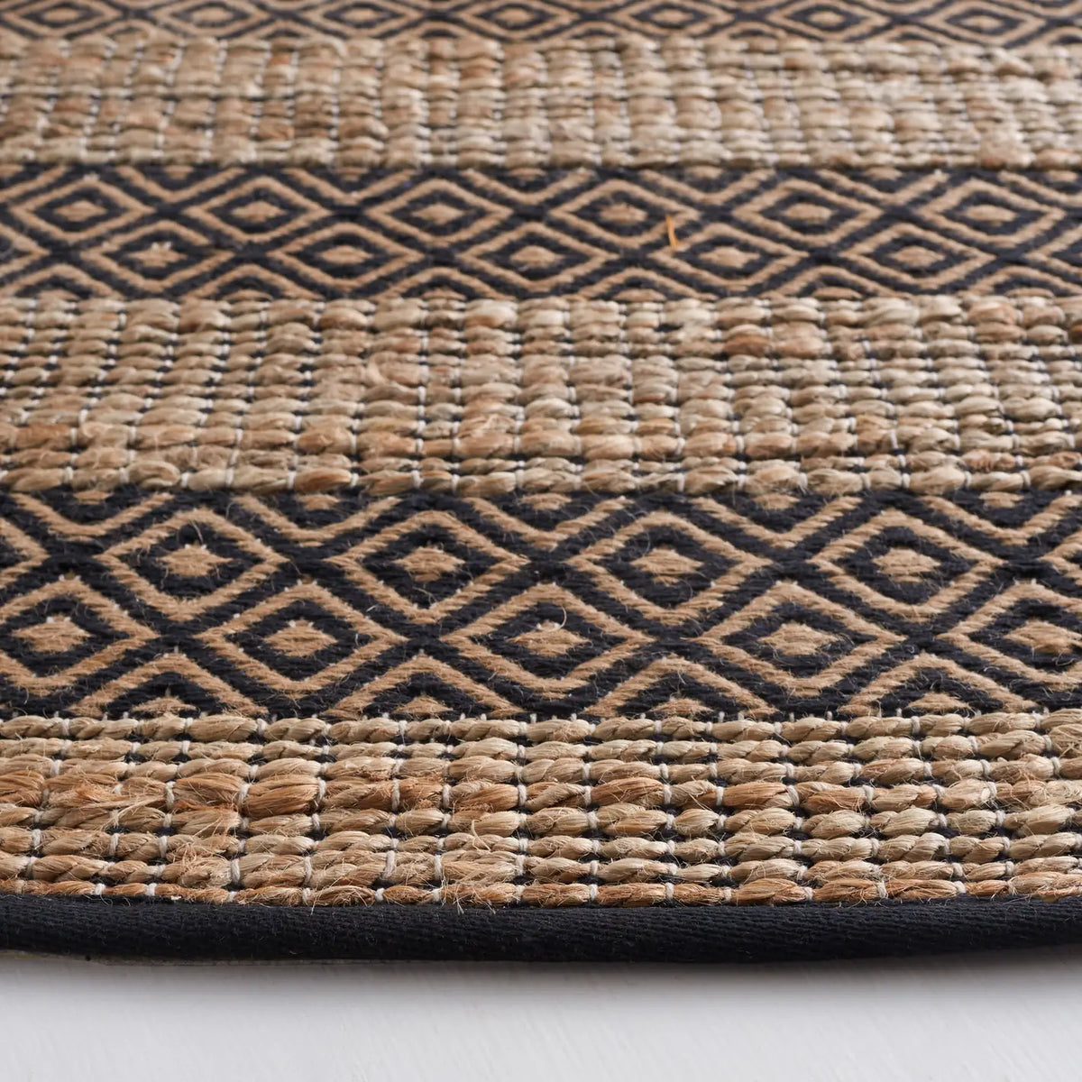 Safavieh Natural Fiber 7'-0" x 7'-0" Rug in Black / Natural