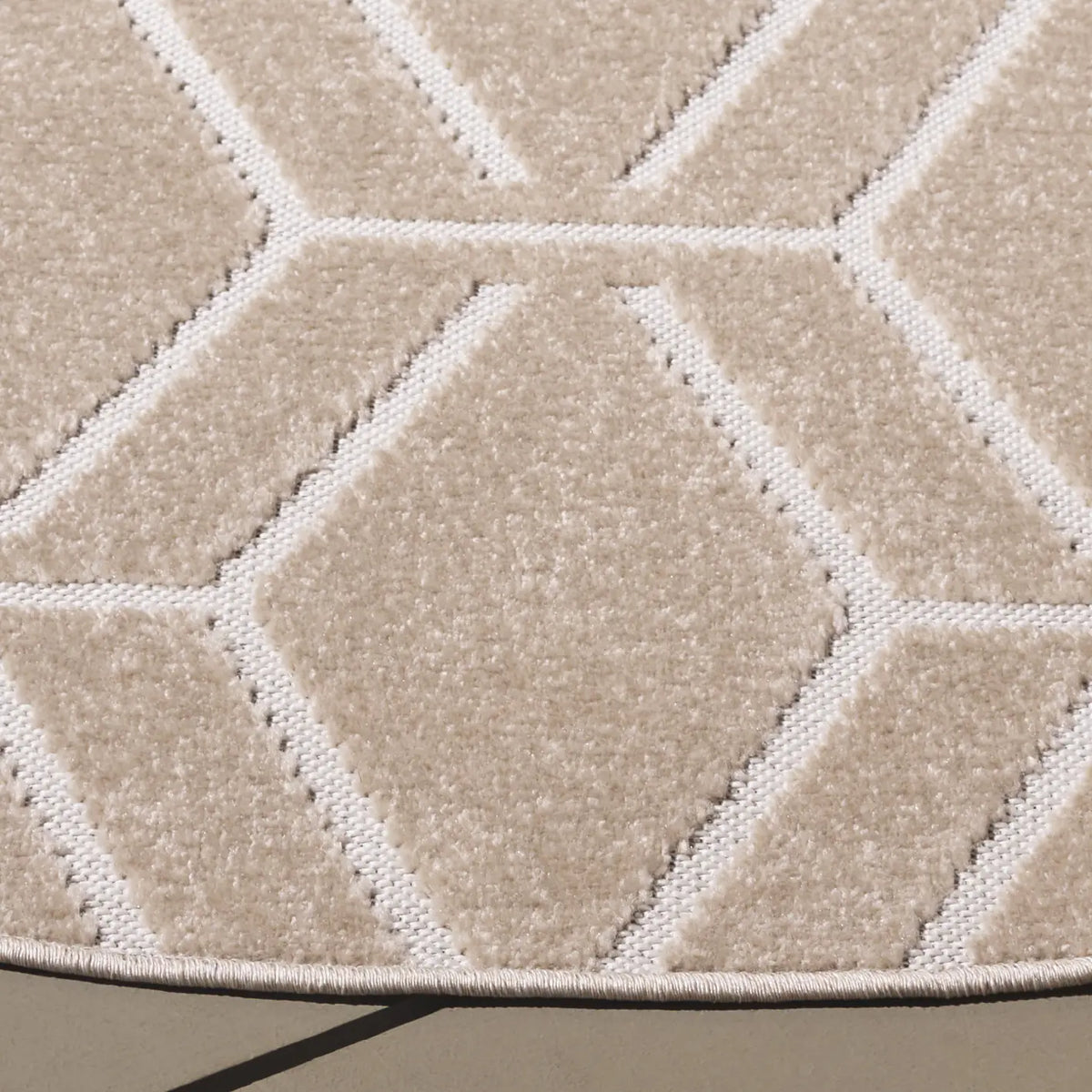 Safavieh Stella 6'-7" x 6'-7" Rug in Beige