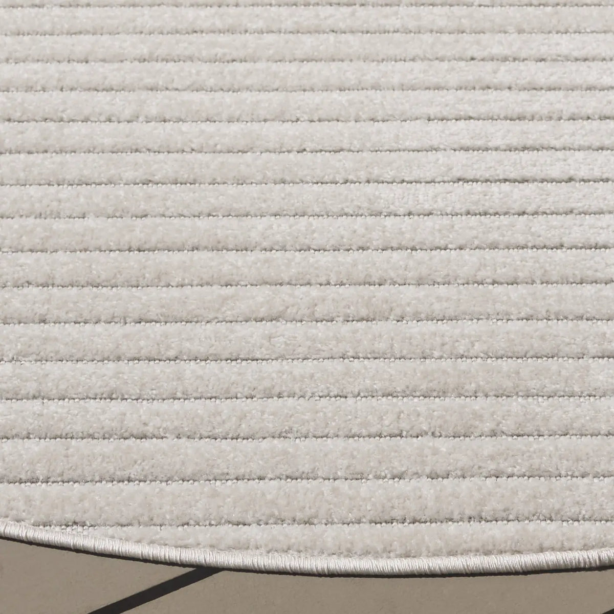 Safavieh Stella 6'-7" x 6'-7" Rug in Ivory