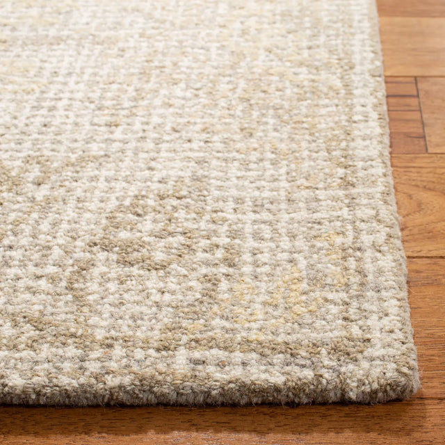 Safavieh Abstract 5'-0" x 7'-6" Rug in Light Grey / Ivory