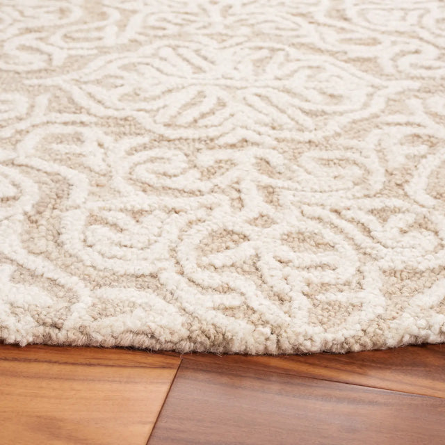 Safavieh Blossom 6'-0" x 6'-0" Rug in Beige / Ivory