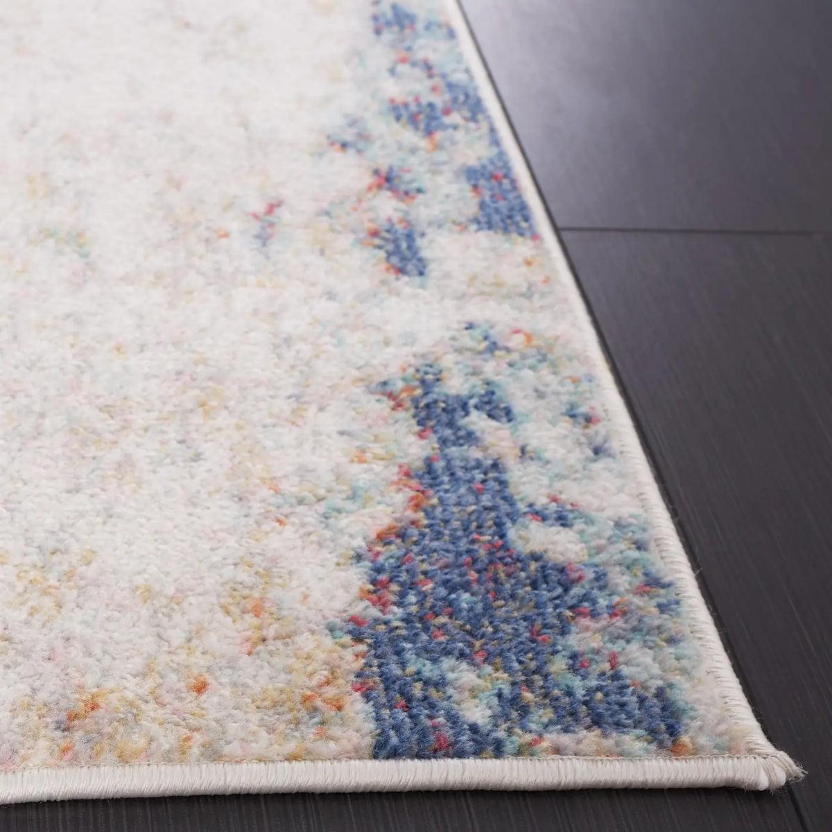 Safavieh Phoenix 500 4'-5" x 6'-5" Rug in Ivory / Blue Rust