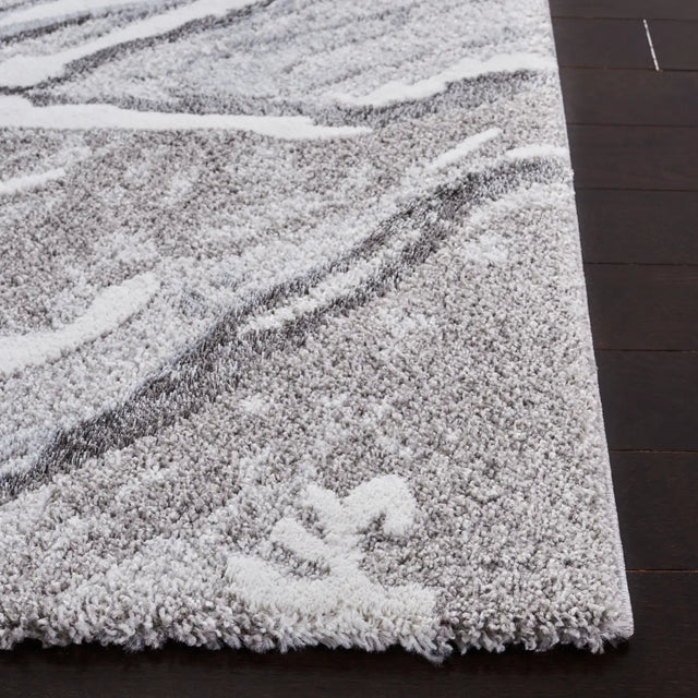 Safavieh Century 300 4'-5" x 6'-5" Rug in Grey / Blue