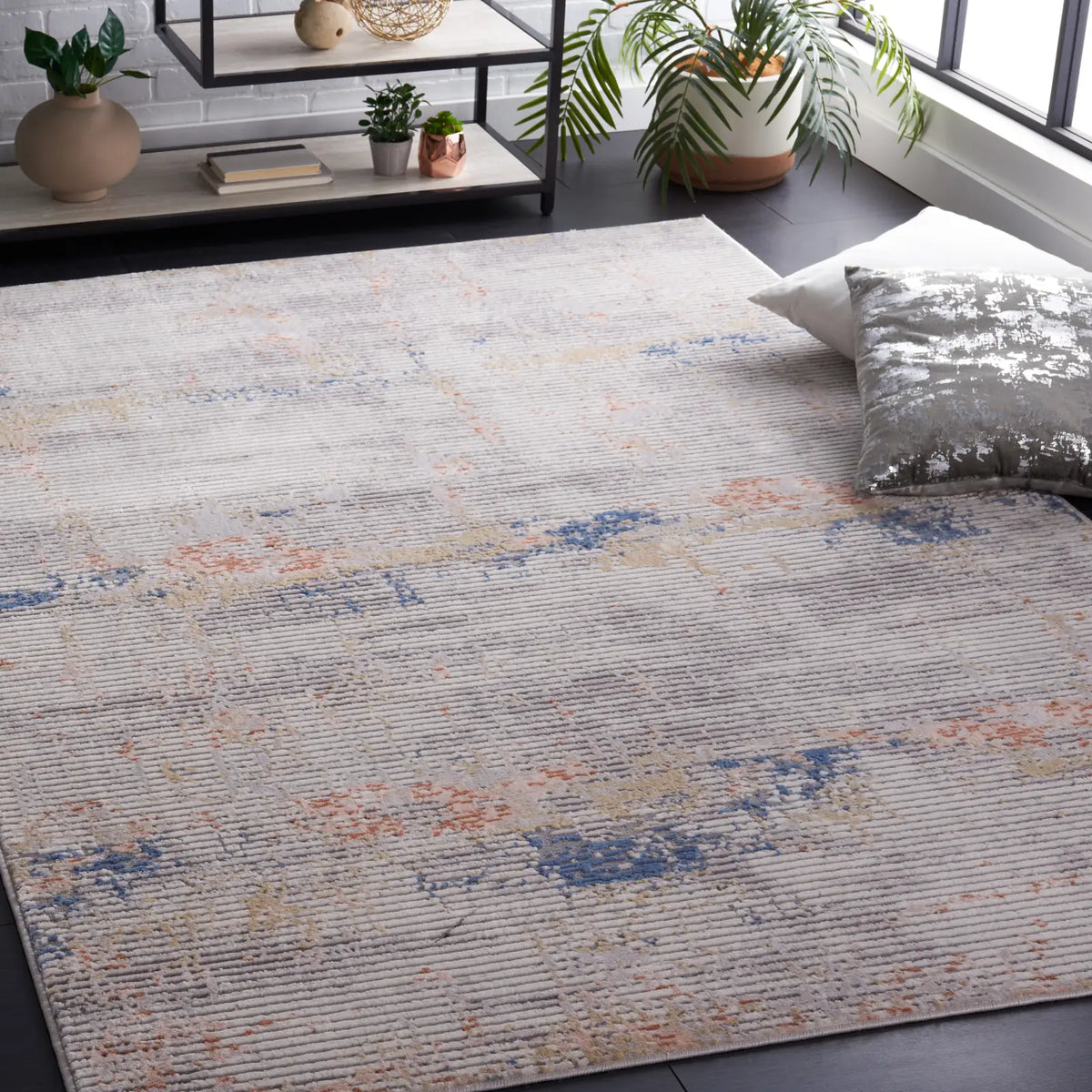 Safavieh Eternal 4'-0" x 6'-0" Rug in Grey / Gold