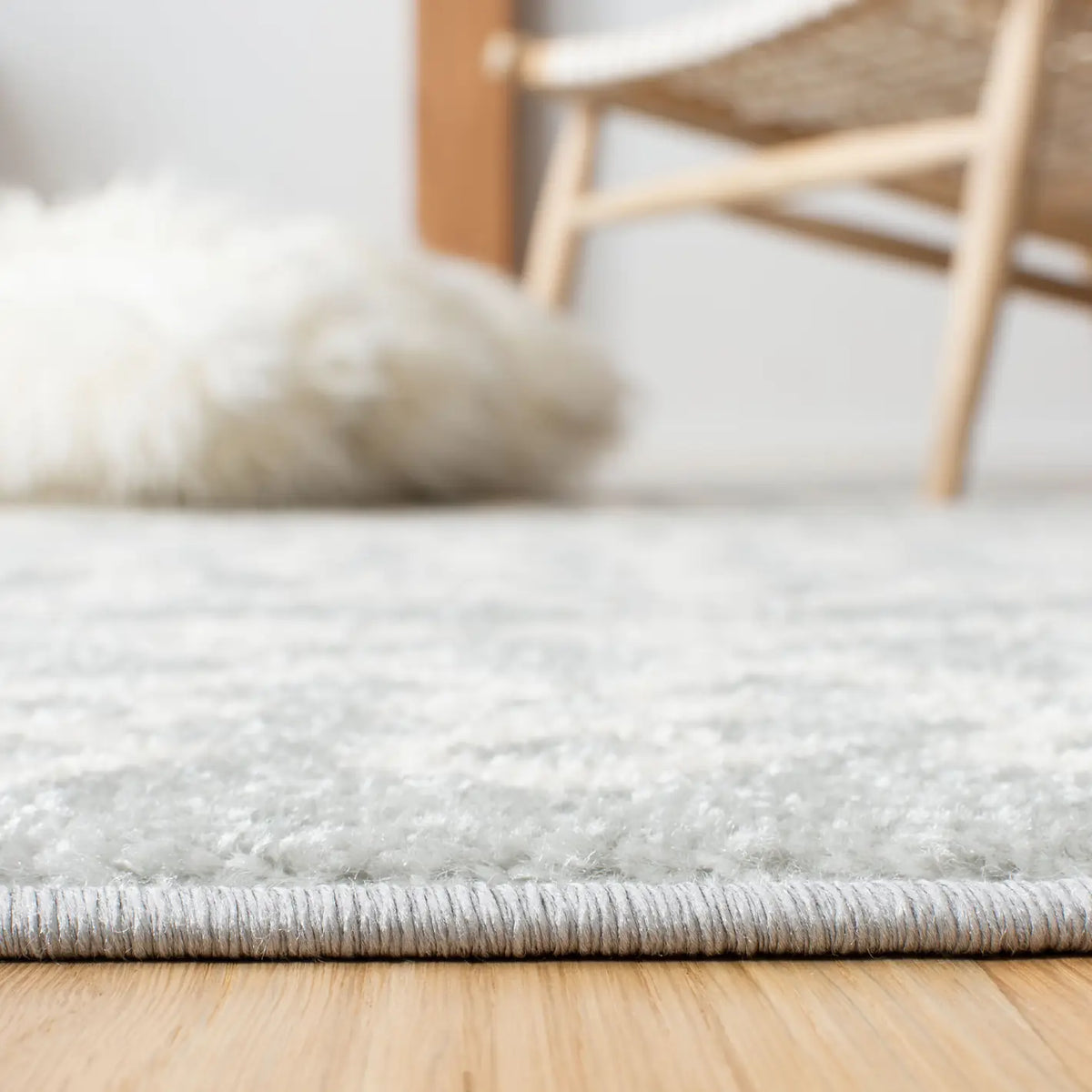 Safavieh Tulum 4'-0" x 6'-0" Rug in Light Grey / Ivory