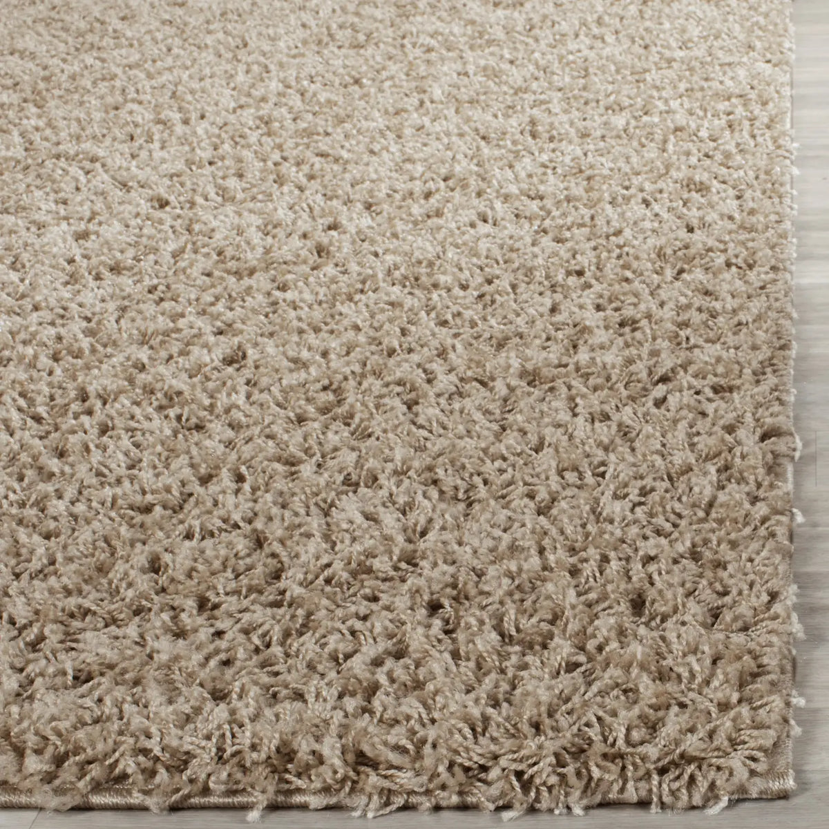 Safavieh Sga-Athens Shag 4'-0" x 6'-0" Rug in Beige