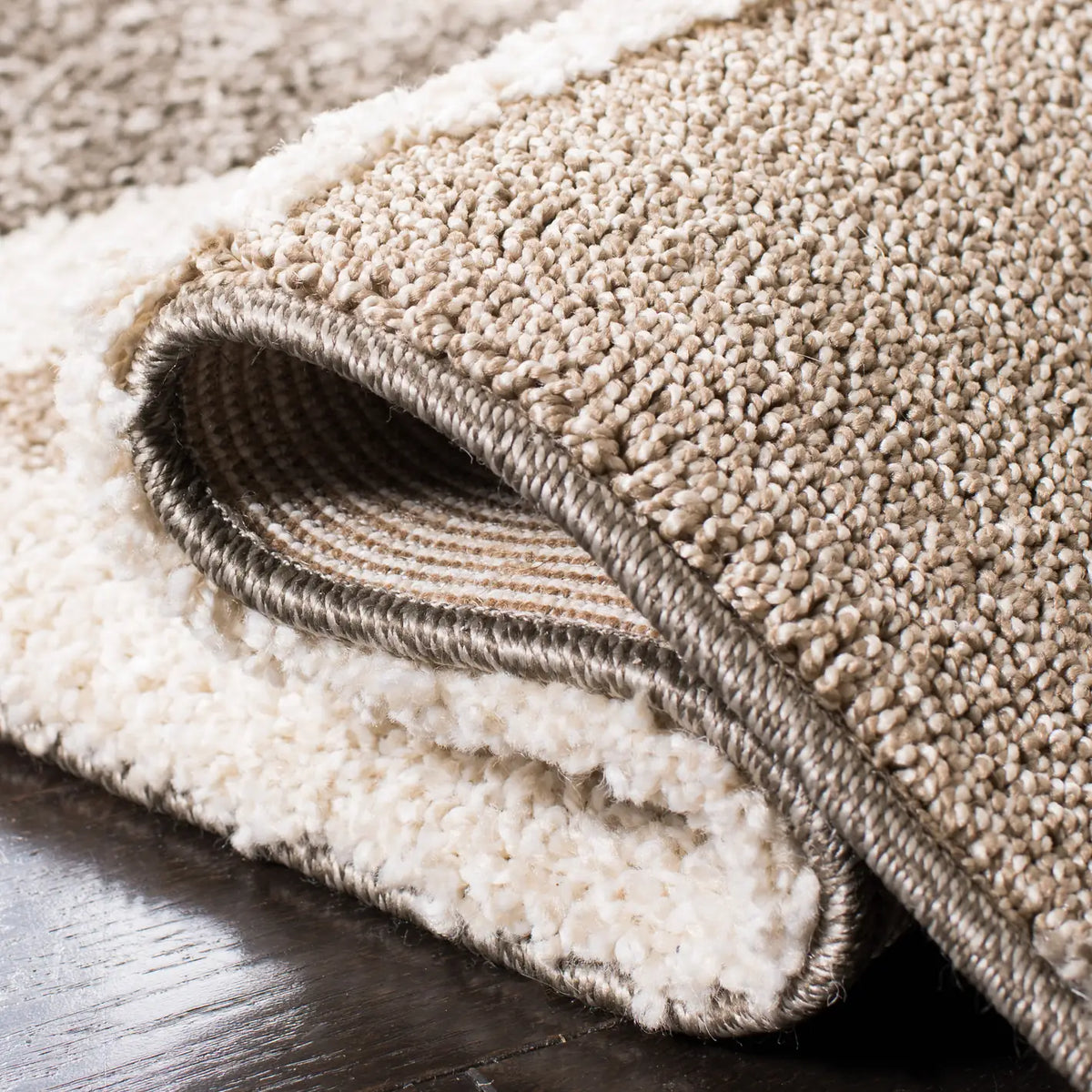 Safavieh Florida Shag 5'-3" x 7'-6" Rug in Brown / Ivory
