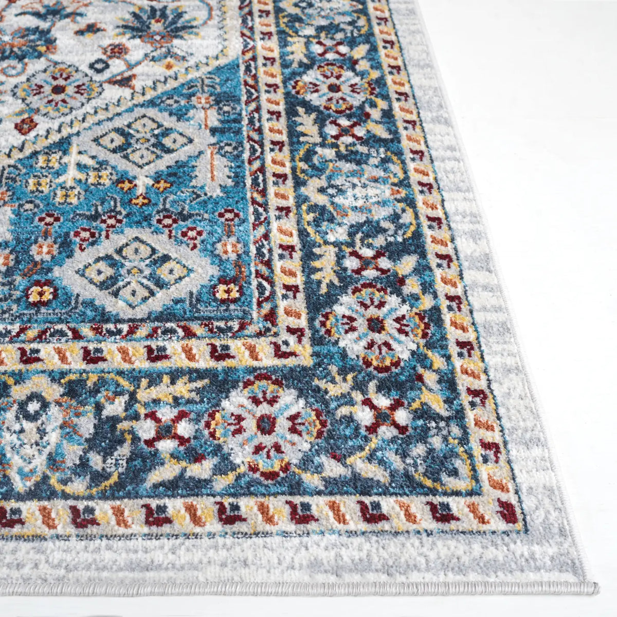 Safavieh Bayside 4'-0" x 6'-0" Rug in Blue / Grey