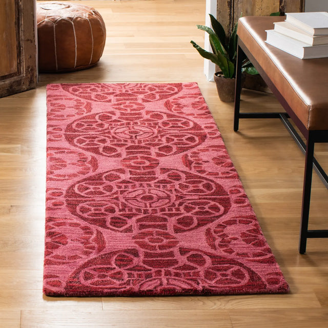 Safavieh Wyndham 2'-3" x 11'-0" Rug in Red
