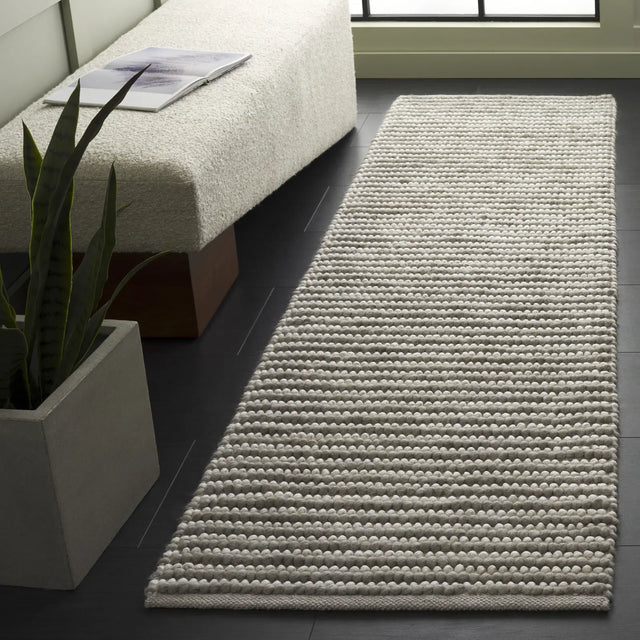 Safavieh Natura 2'-3" x 8'-0" Rug in Grey / Ivory