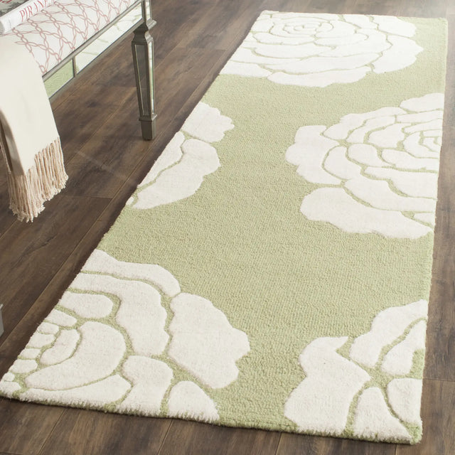 Safavieh Cambridge 2'-6" x 8'-0" Rug in Lime / Ivory