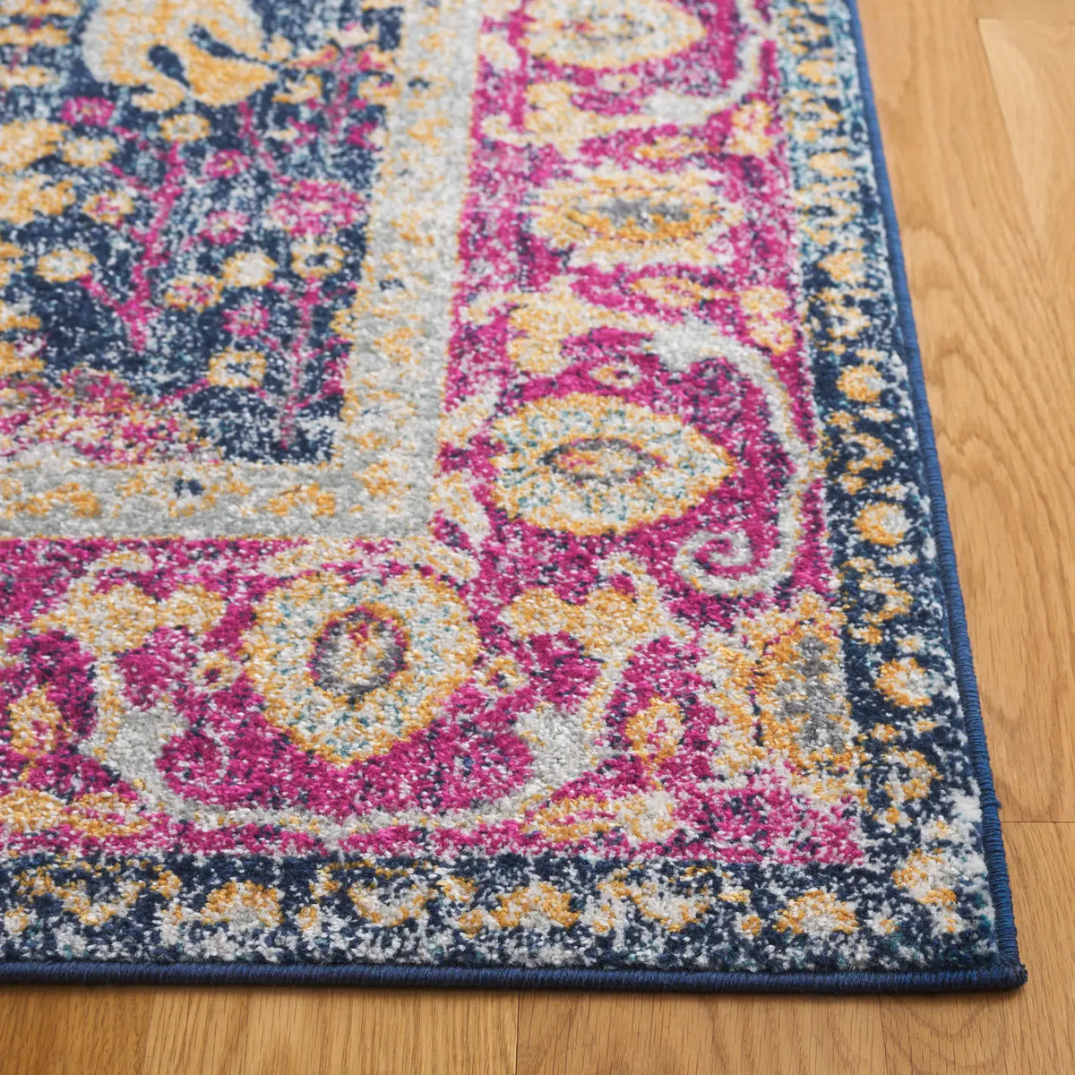 Safavieh Granada 5'-3" x 7'-6" Rug in Blue / Fuchsia