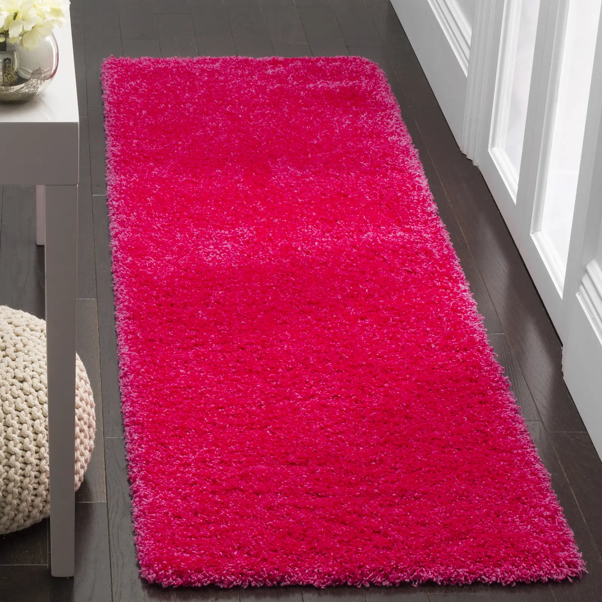 Safavieh Sgl-Laguna Shag 2'-3" x 10'-0" Rug in Fuchsia
