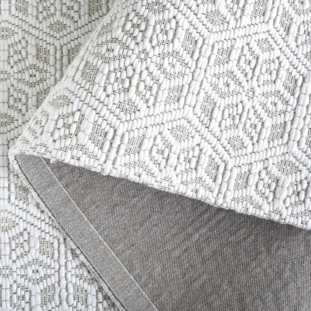 Safavieh Marbella 2'-3" x 8'-0" Rug in Ivory