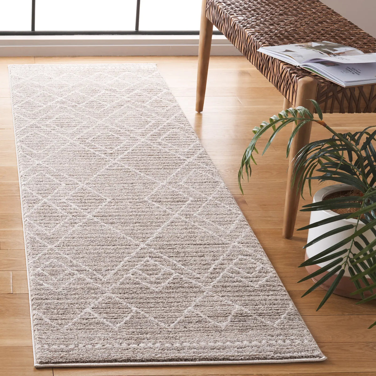 Safavieh Jade 100 2'-2" x 8'-0" Rug in Beige / Ivory