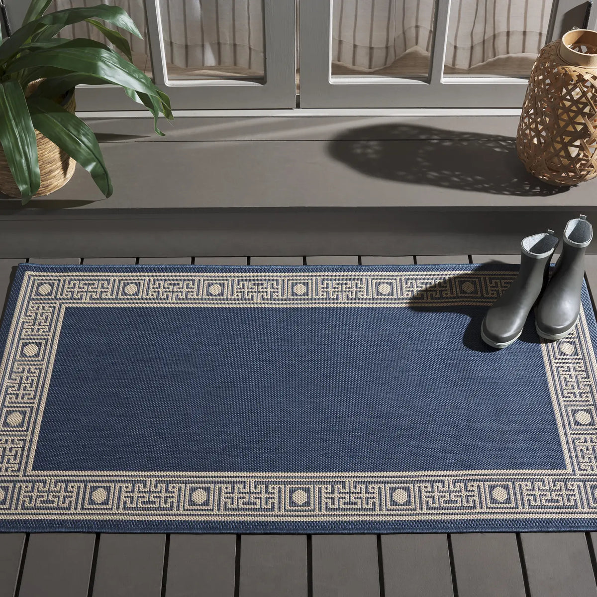 Safavieh Courtyard 2'-7" x 5'-0" Rug in Blue / Beige