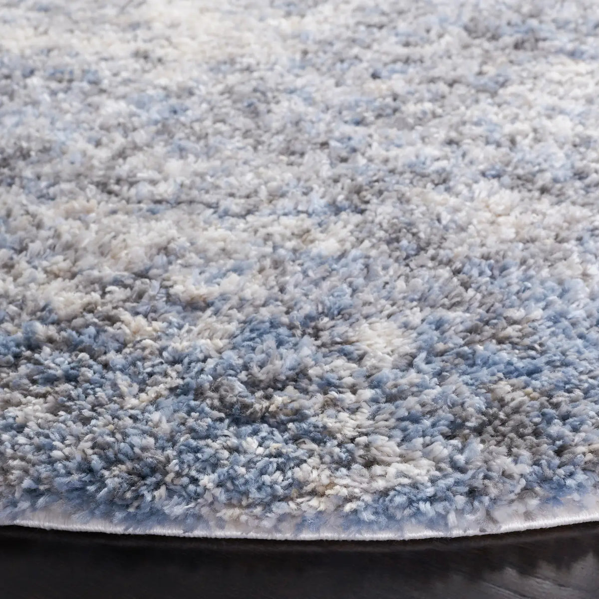 Safavieh Berber Shag 200 6'-7" x 6'-7" Rug in Ivory / Blue
