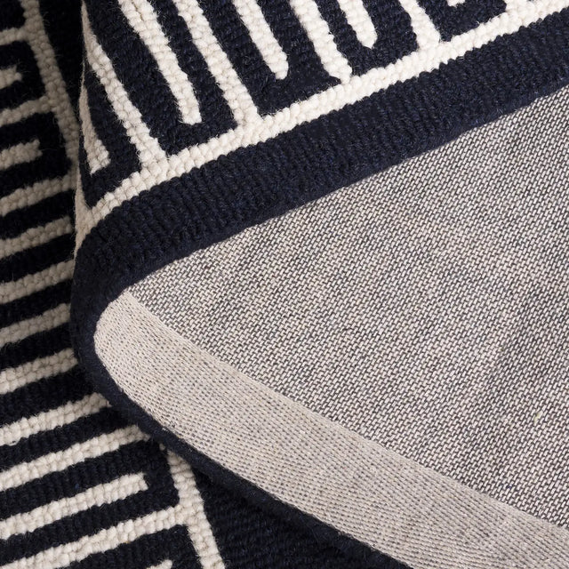 Safavieh Metro 2'-3" x 9'-0" Rug in Navy / Ivory