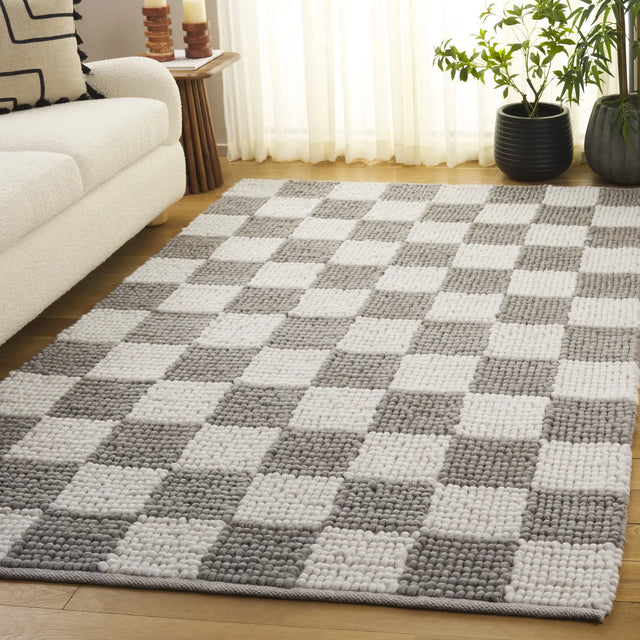 Safavieh Natura 4'-0" x 6'-0" Rug in Grey / Ivory