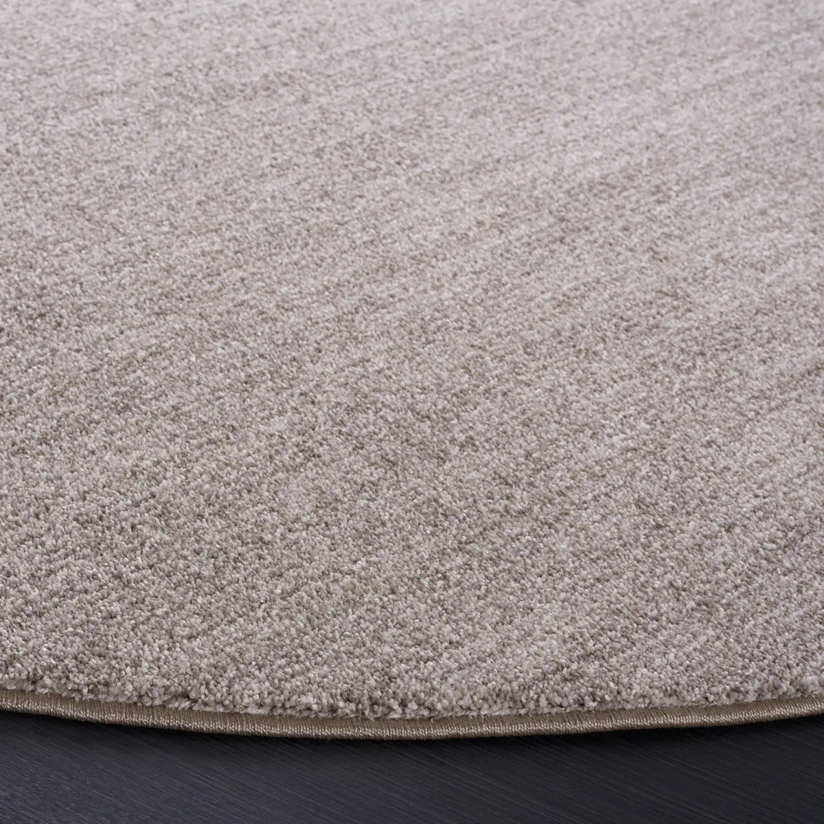 Safavieh Lasa 6'-7" x 6'-7" Rug in Light Grey