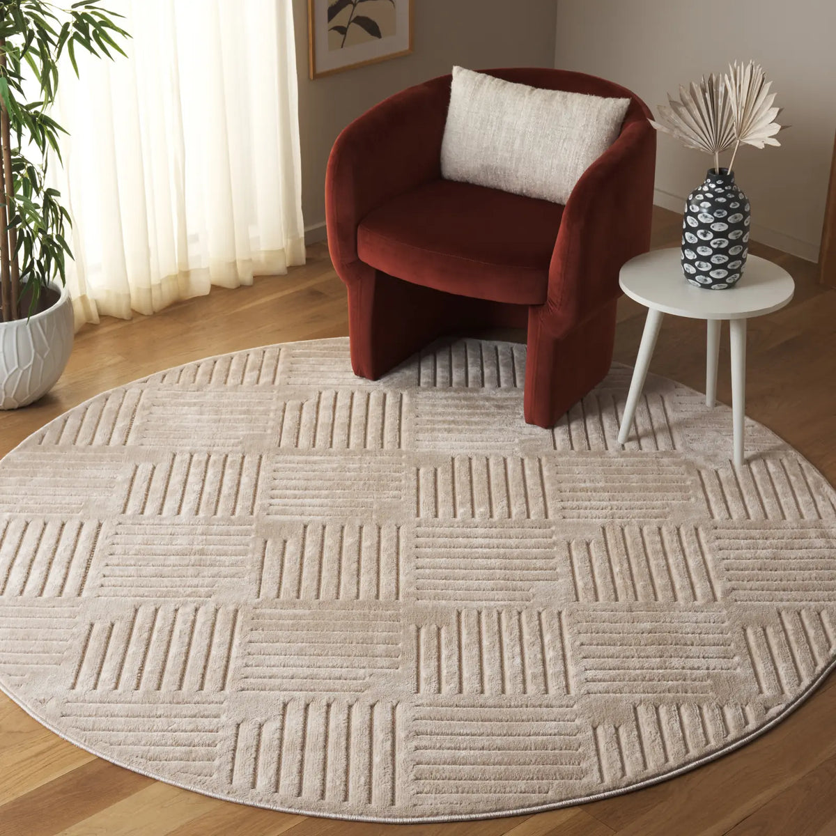 Safavieh Selena 6'-7" x 6'-7" Rug in Beige