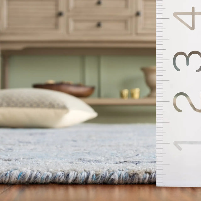 Safavieh Marquee 4'-0" x 6'-0" Rug in Light Blue / Beige