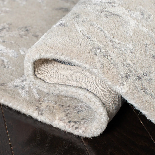 Safavieh Glamour 4'-0" x 6'-0" Rug in Grey