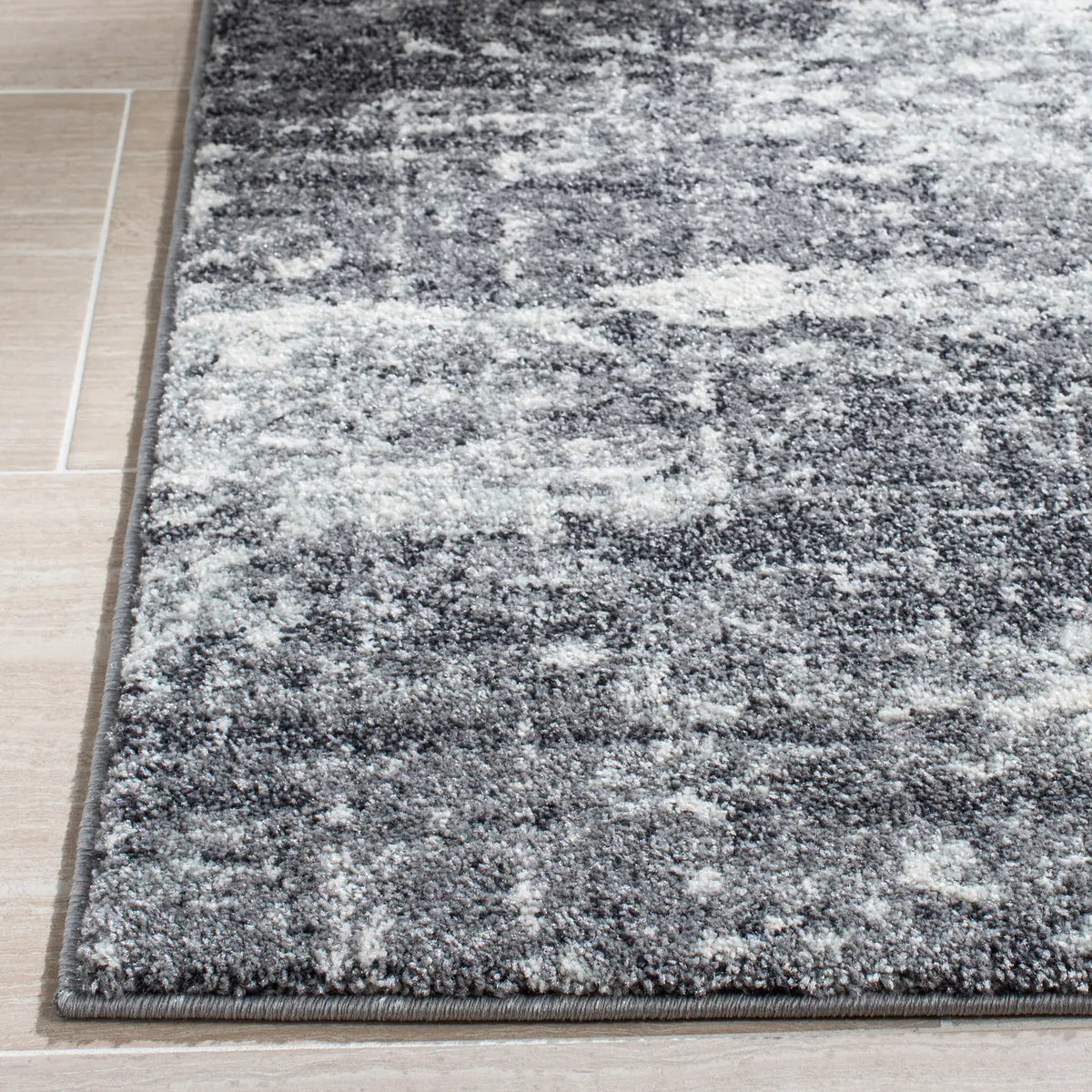 Safavieh Evoke 4'-0" x 6'-0" Rug in Ivory / Grey