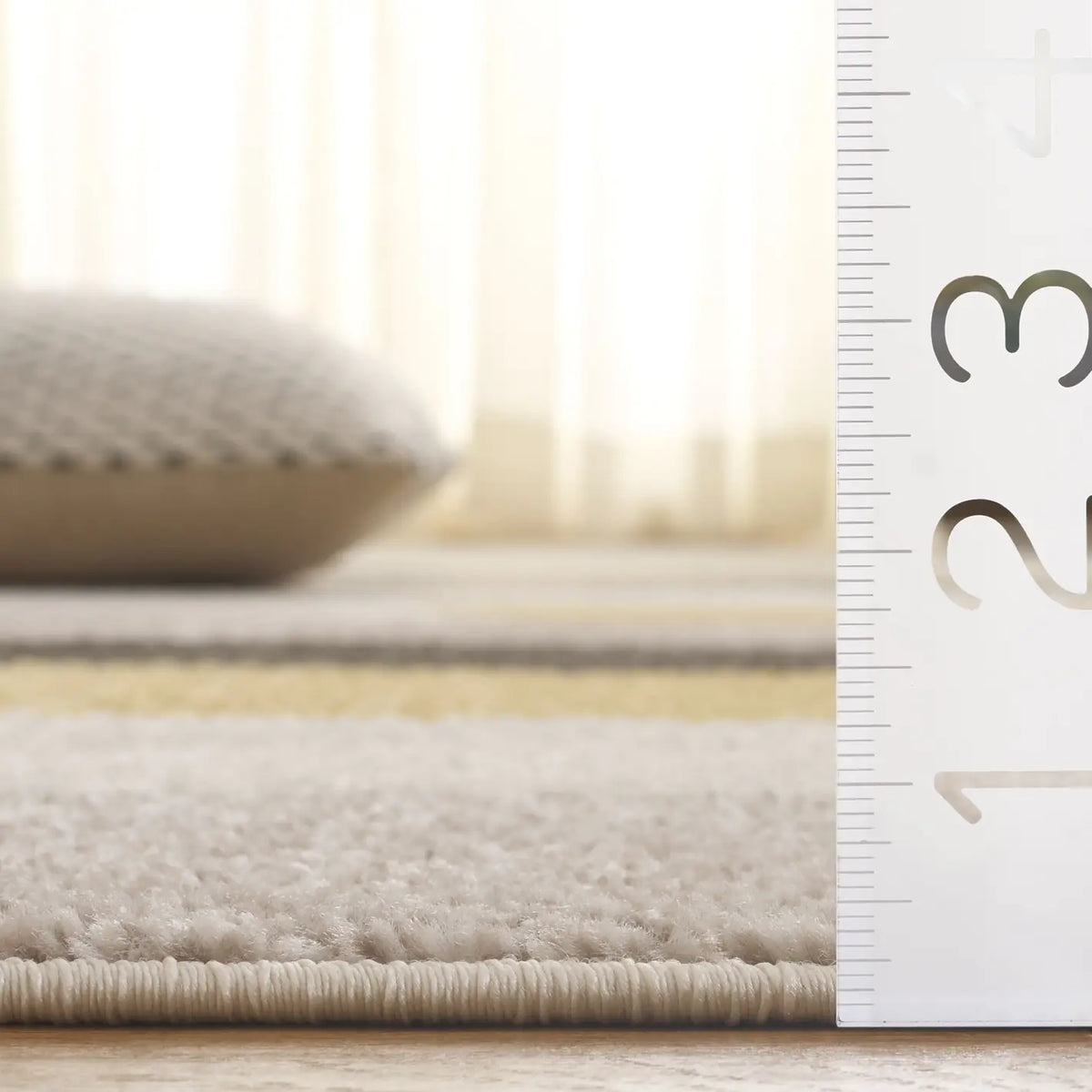 Safavieh Adirondack 4'-0" x 6'-0" Rug in Beige / Yellow