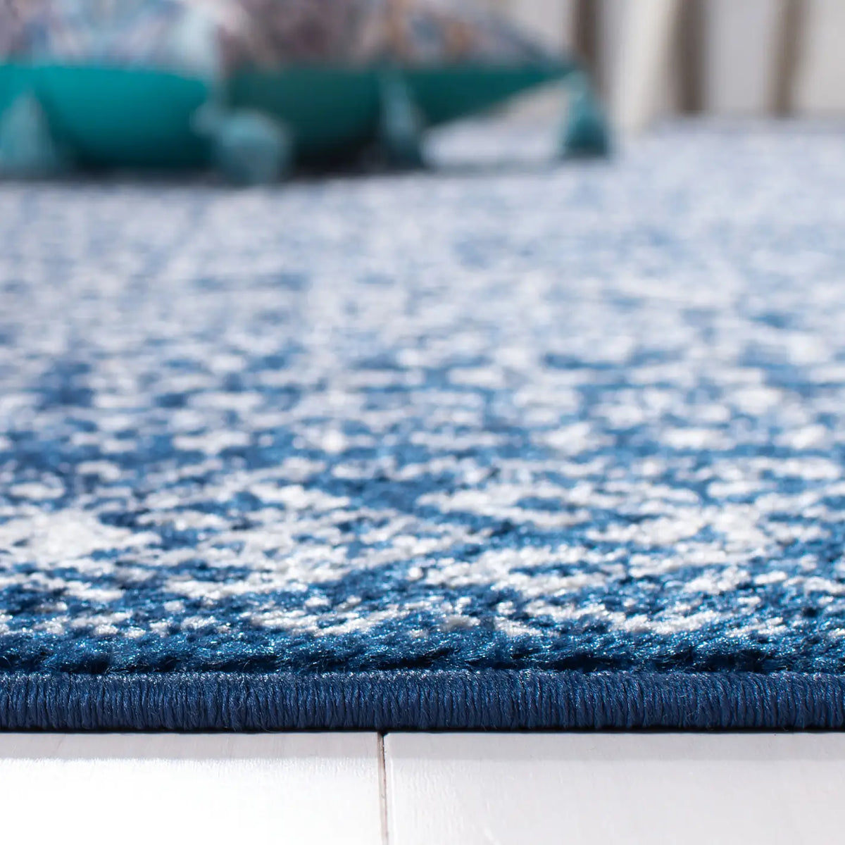 Safavieh Tulum 4'-0" x 6'-0" Rug in Navy / Ivory