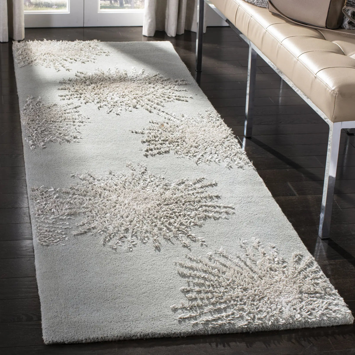 Safavieh Soho 2'-6" x 10'-0" Rug in Grey / Ivory