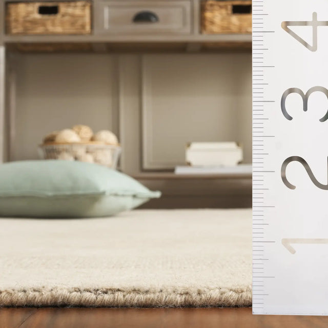 Safavieh Metro 2'-3" x 8'-0" Rug in Beige