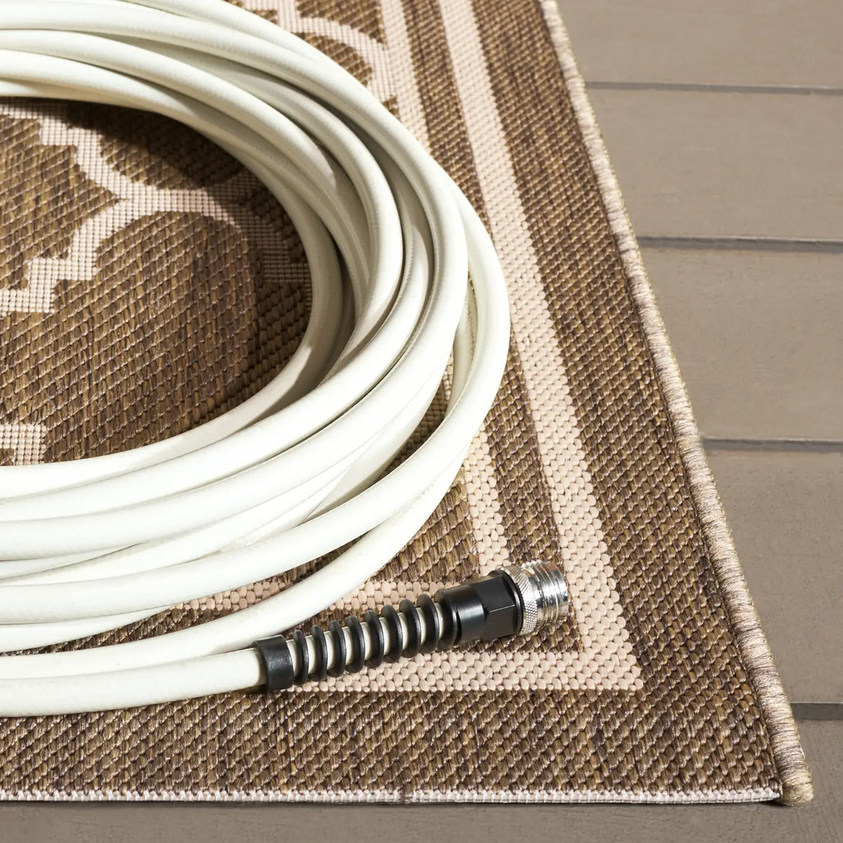 Safavieh Courtyard 4'-0" x 5'-7" Rug in Brown / Bone