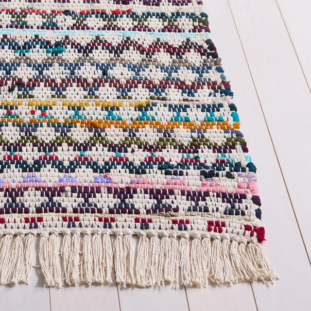 Safavieh Montauk 4'-0" x 6'-0" Rug in Red / Blue