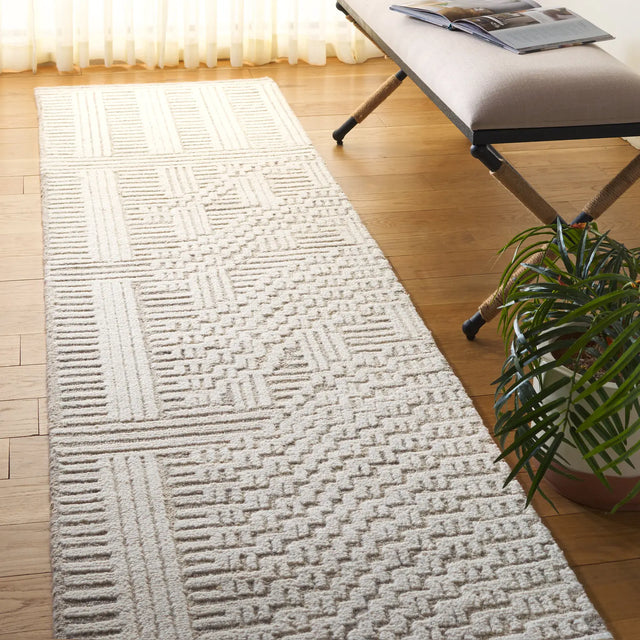 Safavieh Harvest 2'-3" x 9'-0" Rug in Beige / Ivory