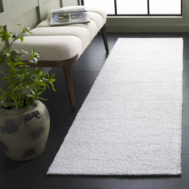 Safavieh Carmine 2'-3" x 8'-0" Rug in Ivory
