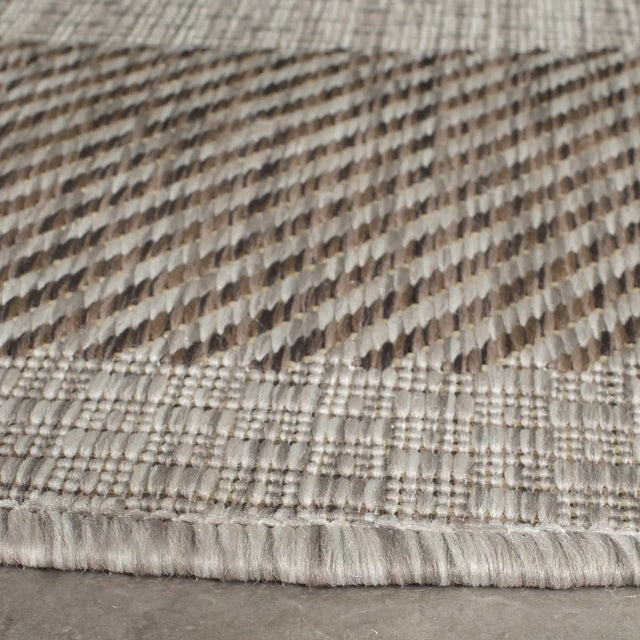 Safavieh Courtyard 6'-7" x 6'-7" Rug in Beige / Brown