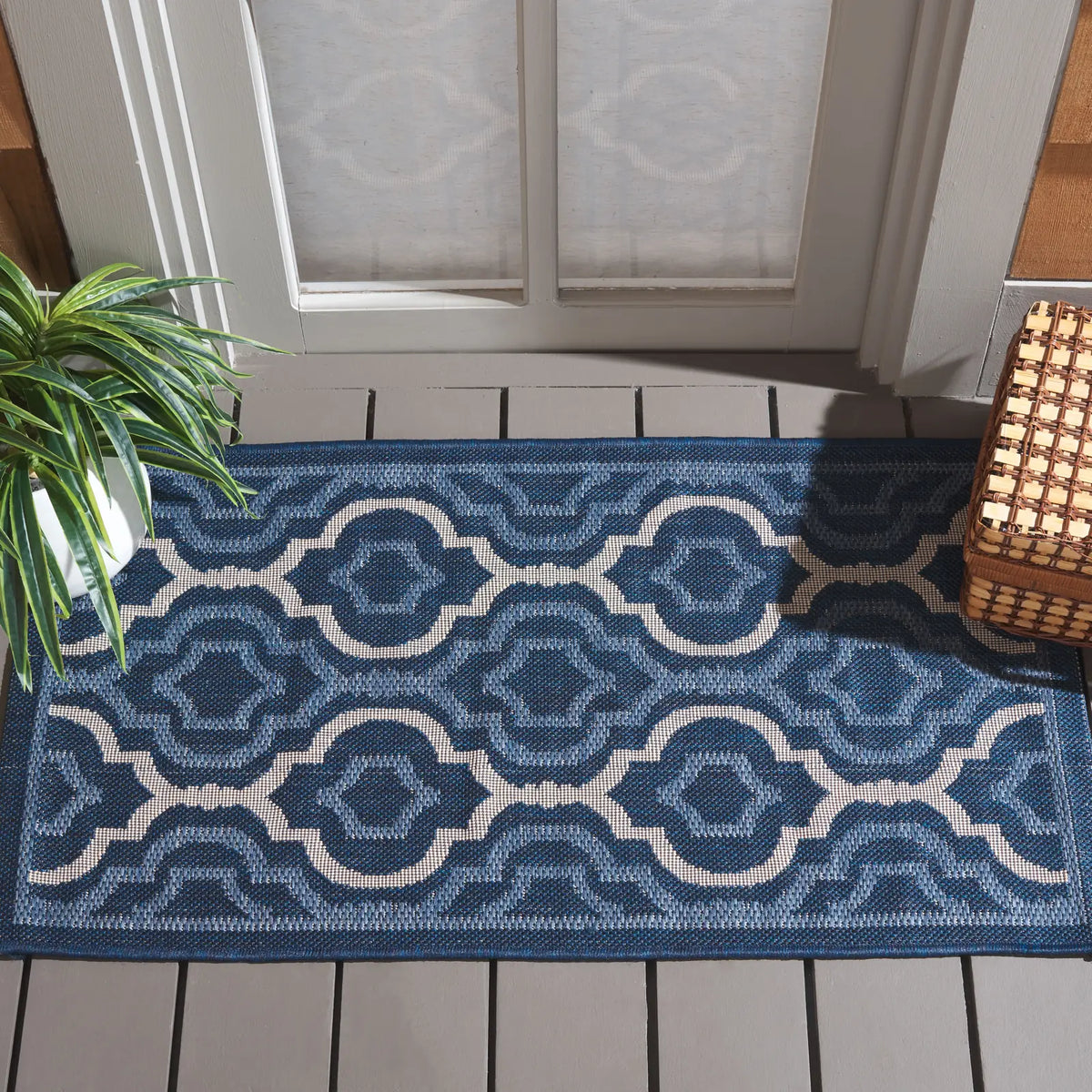 Safavieh Courtyard 2'-0" x 3'-7" Rug in Navy / Beige