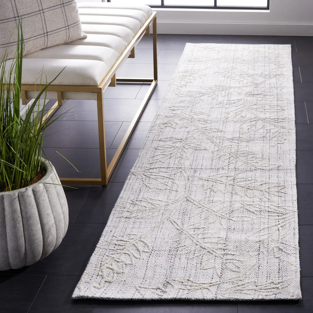 Safavieh Marbella 2'-3" x 9'-0" Rug in Grey / Ivory