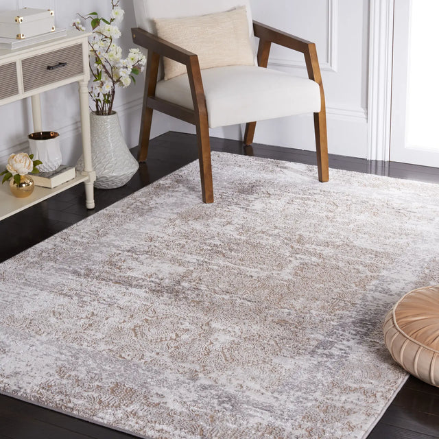 Safavieh Amelia 4'-5" x 6'-5" Rug in Beige / Grey