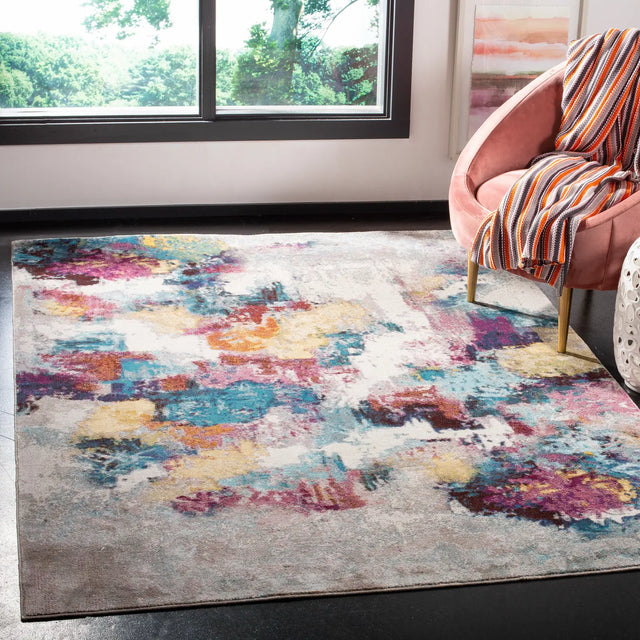 Safavieh Aria 4'-0" x 6'-0" Rug in Grey / Wine