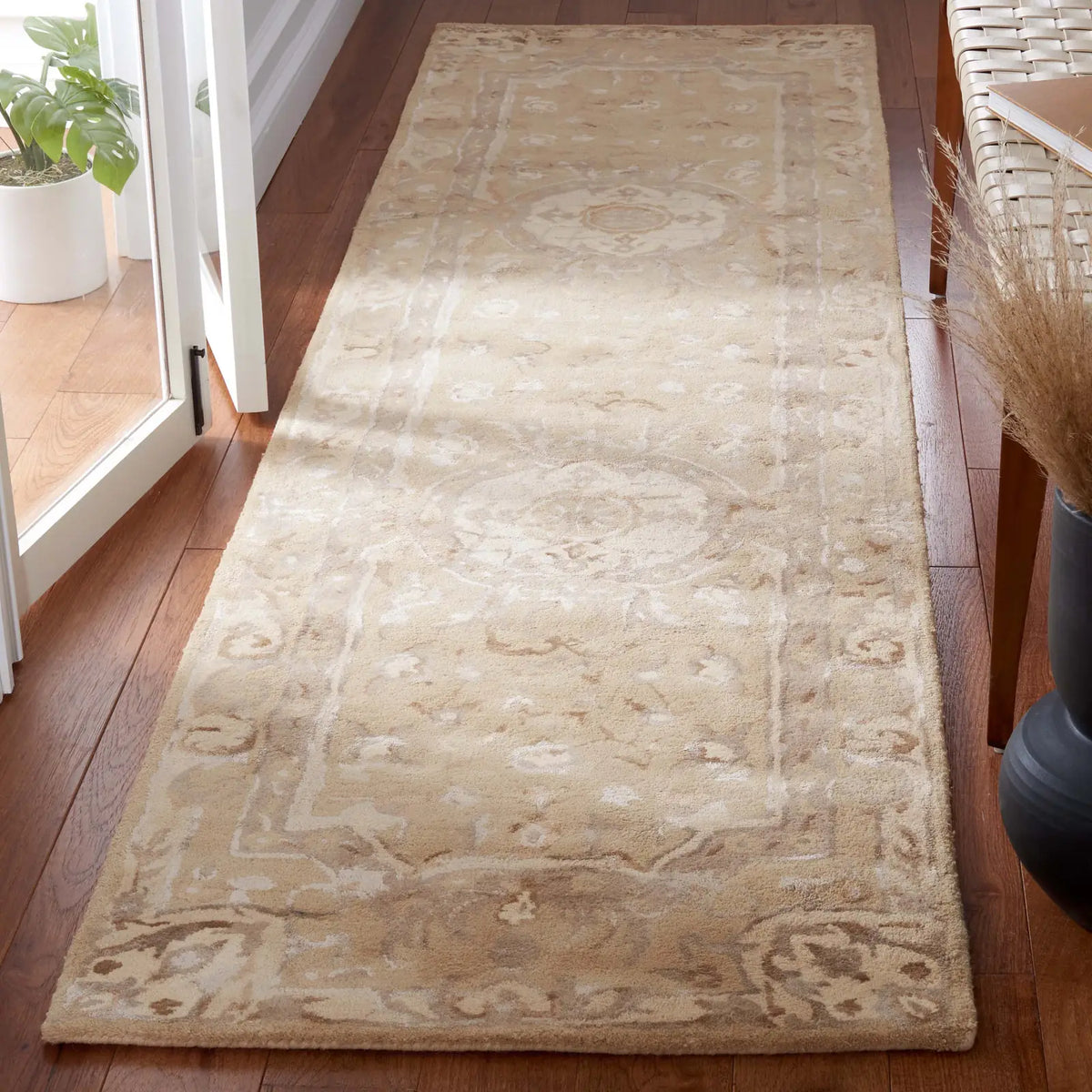 Safavieh Savonnerie 2'-6" x 10'-0" Rug in Sand