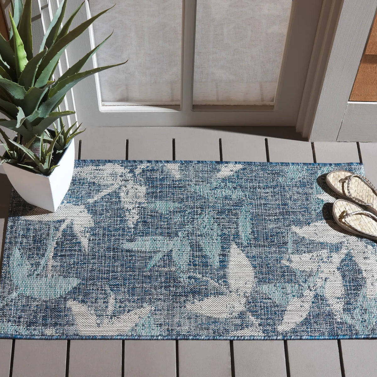 Safavieh Courtyard 2'-0" x 3'-7" Rug in Navy / Blue