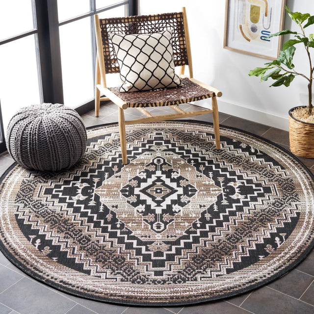 Safavieh Havana 6'-7" x 6'-7" Rug in Light Brown / Black