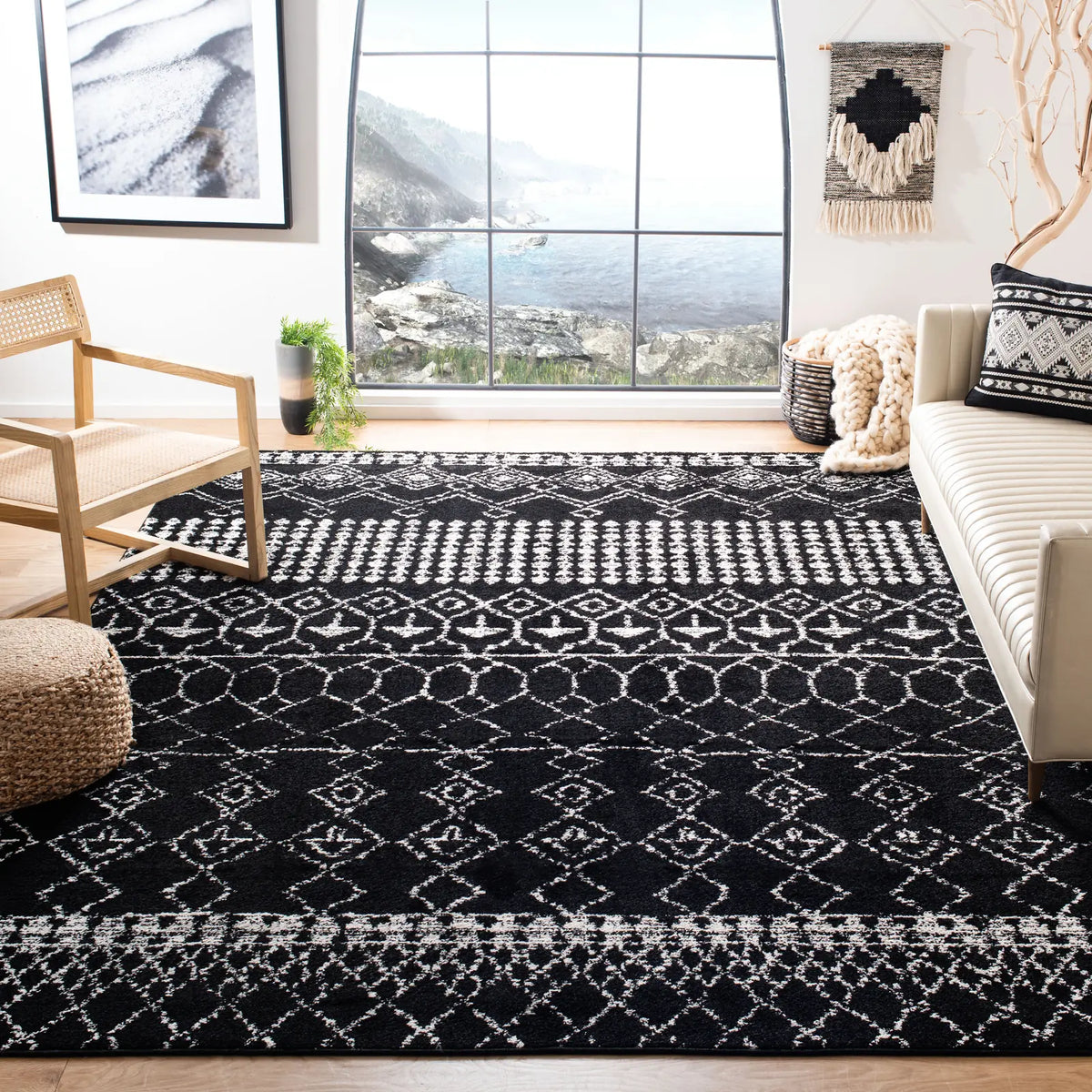 Safavieh Tulum 10'-0" x 13'-0" Rug in Black / Ivory