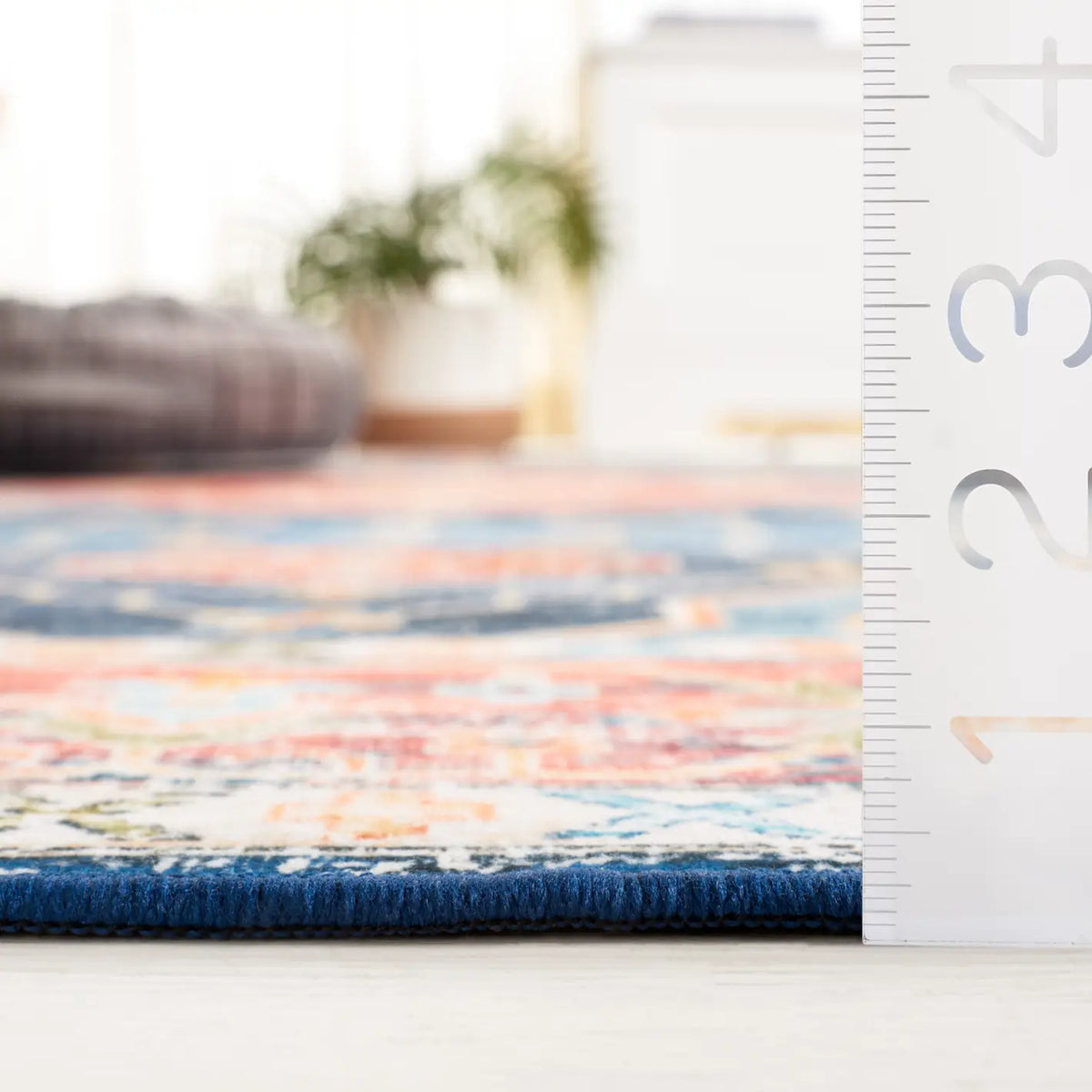 Safavieh Tucson 4'-0" x 6'-0" Rug in Blue / Rust